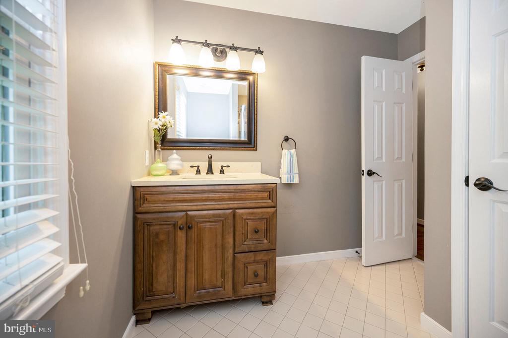 8125 LEE JACKSON CIR, SPOTSYLVANIA, Virginia 22553, 5 Bedrooms Bedrooms, ,3 BathroomsBathrooms,Residential,8125 LEE JACKSON CIR,VASP2040848 MLS # VASP2040848
