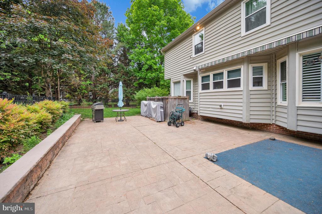 8125 LEE JACKSON CIR, SPOTSYLVANIA, Virginia 22553, 5 Bedrooms Bedrooms, ,3 BathroomsBathrooms,Residential,8125 LEE JACKSON CIR,VASP2040848 MLS # VASP2040848