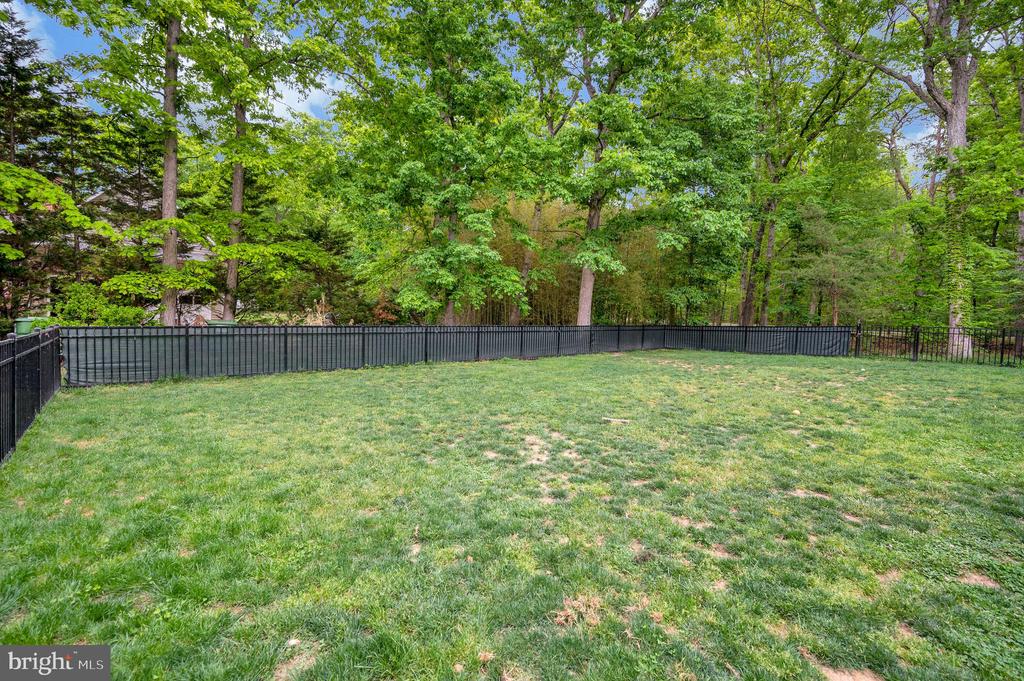 8125 LEE JACKSON CIR, SPOTSYLVANIA, Virginia 22553, 5 Bedrooms Bedrooms, ,3 BathroomsBathrooms,Residential,8125 LEE JACKSON CIR,VASP2040848 MLS # VASP2040848