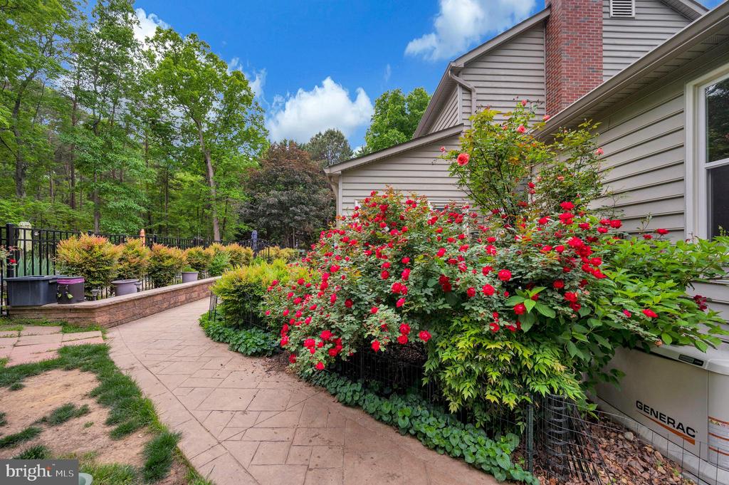 8125 LEE JACKSON CIR, SPOTSYLVANIA, Virginia 22553, 5 Bedrooms Bedrooms, ,3 BathroomsBathrooms,Residential,8125 LEE JACKSON CIR,VASP2040848 MLS # VASP2040848