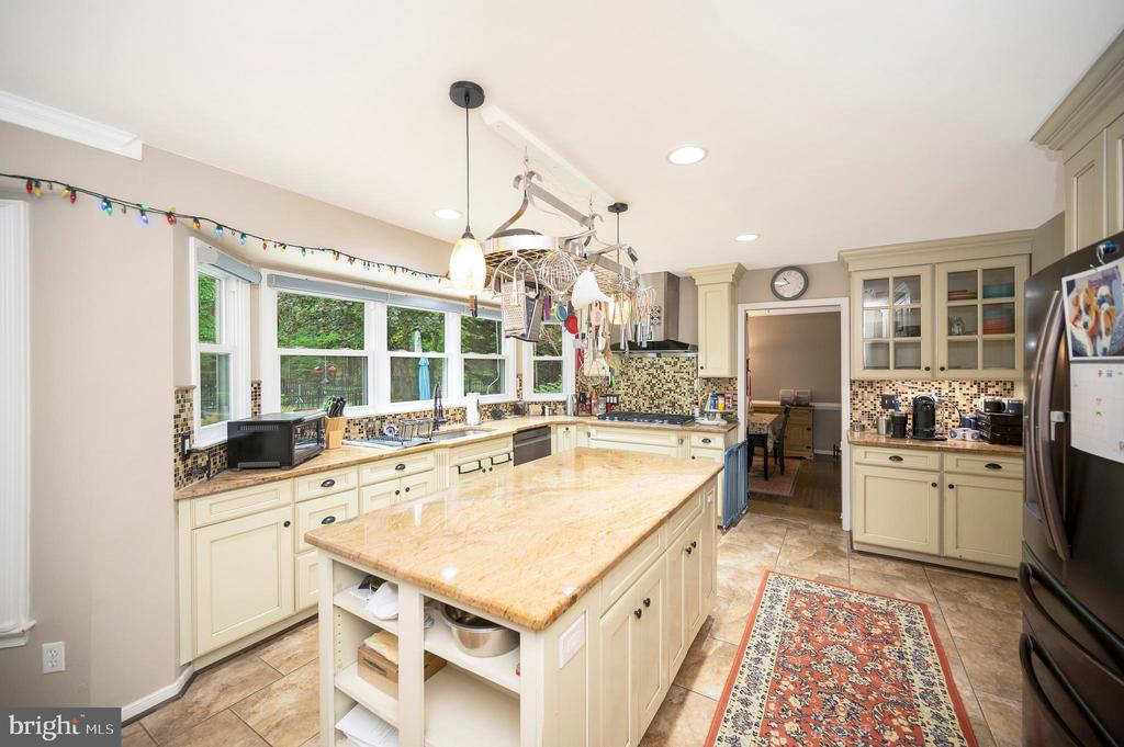 8125 LEE JACKSON CIR, SPOTSYLVANIA, Virginia 22553, 5 Bedrooms Bedrooms, ,3 BathroomsBathrooms,Residential,8125 LEE JACKSON CIR,VASP2040848 MLS # VASP2040848