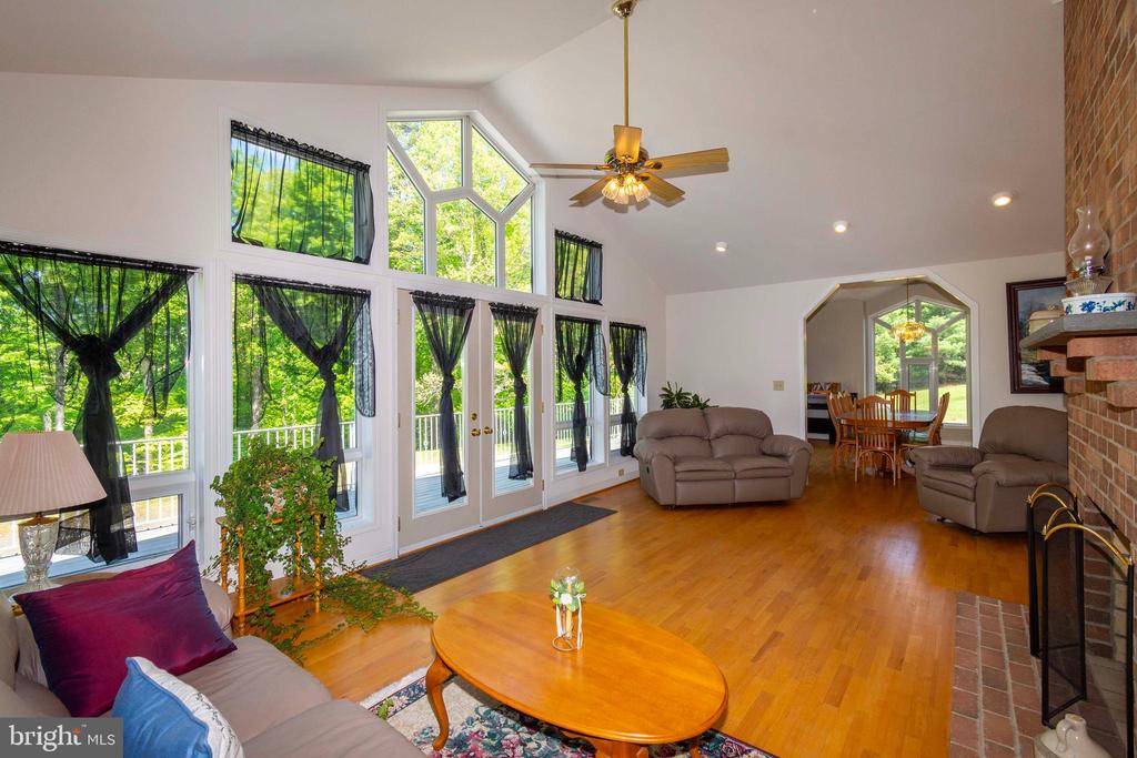 6000 HALEYS MILL RD, SPOTSYLVANIA, Virginia 22551, 3 Bedrooms Bedrooms, ,2 BathroomsBathrooms,Residential,6000 HALEYS MILL RD,VASP2041068 MLS # VASP2041068