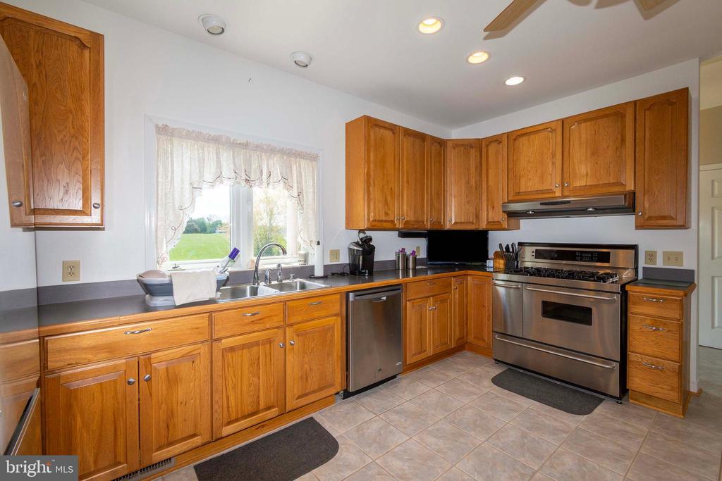 6000 HALEYS MILL RD, SPOTSYLVANIA, Virginia 22551, 3 Bedrooms Bedrooms, ,2 BathroomsBathrooms,Residential,6000 HALEYS MILL RD,VASP2041068 MLS # VASP2041068