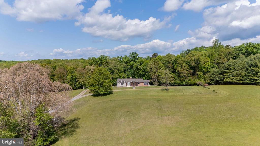 6000 HALEYS MILL RD, SPOTSYLVANIA, Virginia 22551, 3 Bedrooms Bedrooms, ,2 BathroomsBathrooms,Residential,6000 HALEYS MILL RD,VASP2041068 MLS # VASP2041068