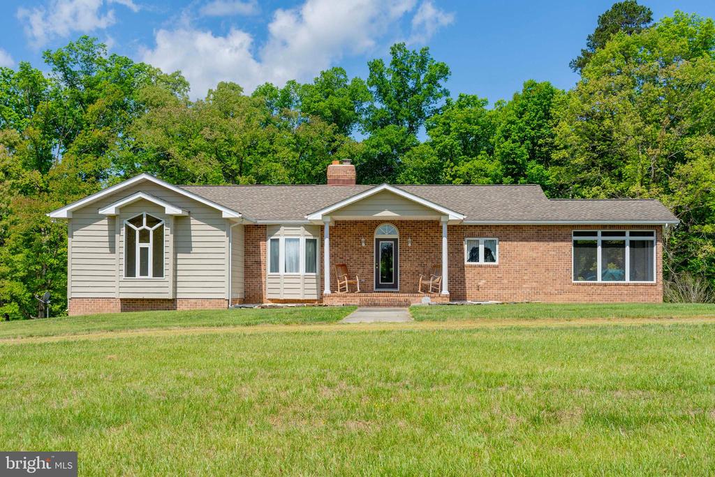 6000 HALEYS MILL RD, SPOTSYLVANIA, Virginia 22551, 3 Bedrooms Bedrooms, ,2 BathroomsBathrooms,Residential,6000 HALEYS MILL RD,VASP2041068 MLS # VASP2041068