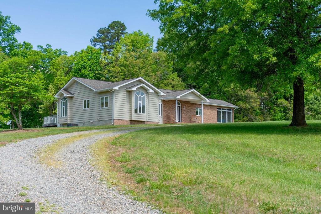 6000 HALEYS MILL RD, SPOTSYLVANIA, Virginia 22551, 3 Bedrooms Bedrooms, ,2 BathroomsBathrooms,Residential,6000 HALEYS MILL RD,VASP2041068 MLS # VASP2041068