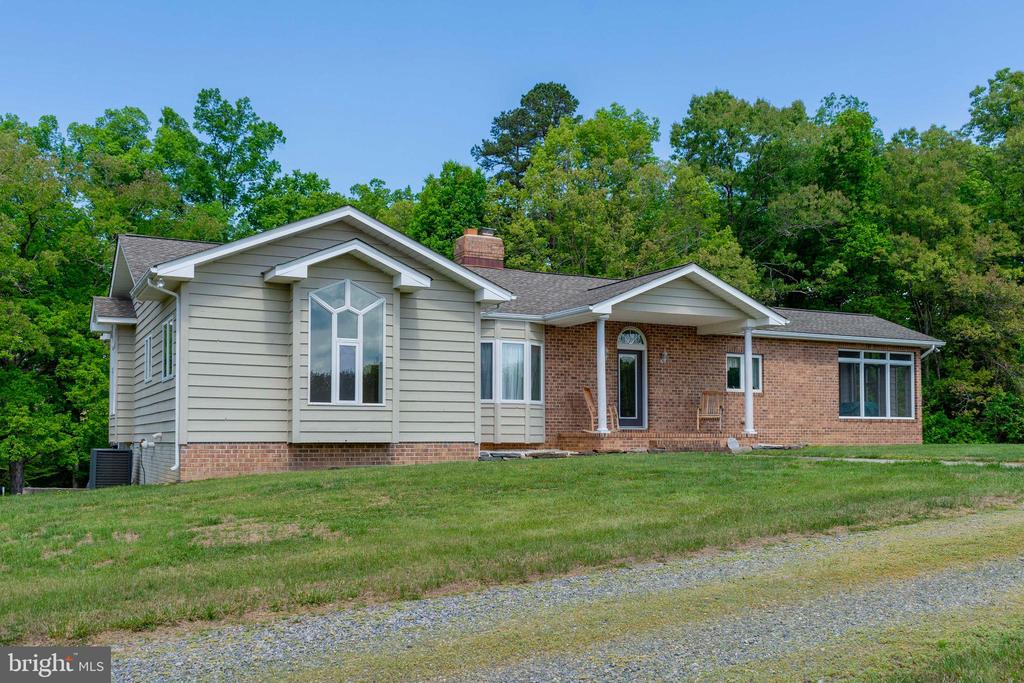 6000 HALEYS MILL RD, SPOTSYLVANIA, Virginia 22551, 3 Bedrooms Bedrooms, ,2 BathroomsBathrooms,Residential,6000 HALEYS MILL RD,VASP2041068 MLS # VASP2041068