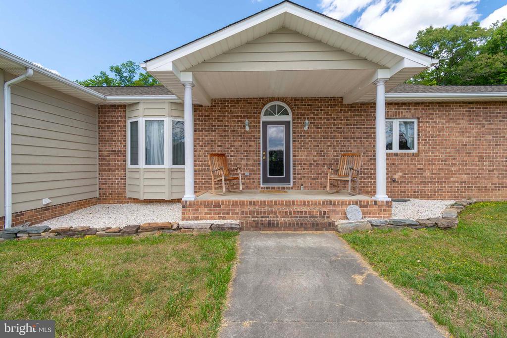 6000 HALEYS MILL RD, SPOTSYLVANIA, Virginia 22551, 3 Bedrooms Bedrooms, ,2 BathroomsBathrooms,Residential,6000 HALEYS MILL RD,VASP2041074 MLS # VASP2041074