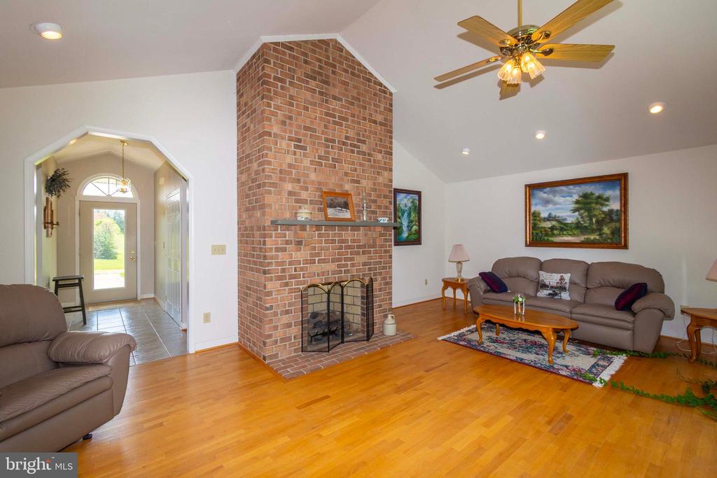 6000 HALEYS MILL RD, SPOTSYLVANIA, Virginia 22551, 3 Bedrooms Bedrooms, ,2 BathroomsBathrooms,Residential,6000 HALEYS MILL RD,VASP2041074 MLS # VASP2041074