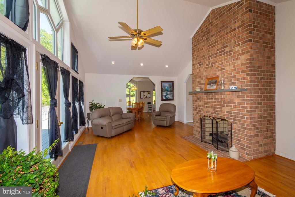 6000 HALEYS MILL RD, SPOTSYLVANIA, Virginia 22551, 3 Bedrooms Bedrooms, ,2 BathroomsBathrooms,Residential,6000 HALEYS MILL RD,VASP2041074 MLS # VASP2041074