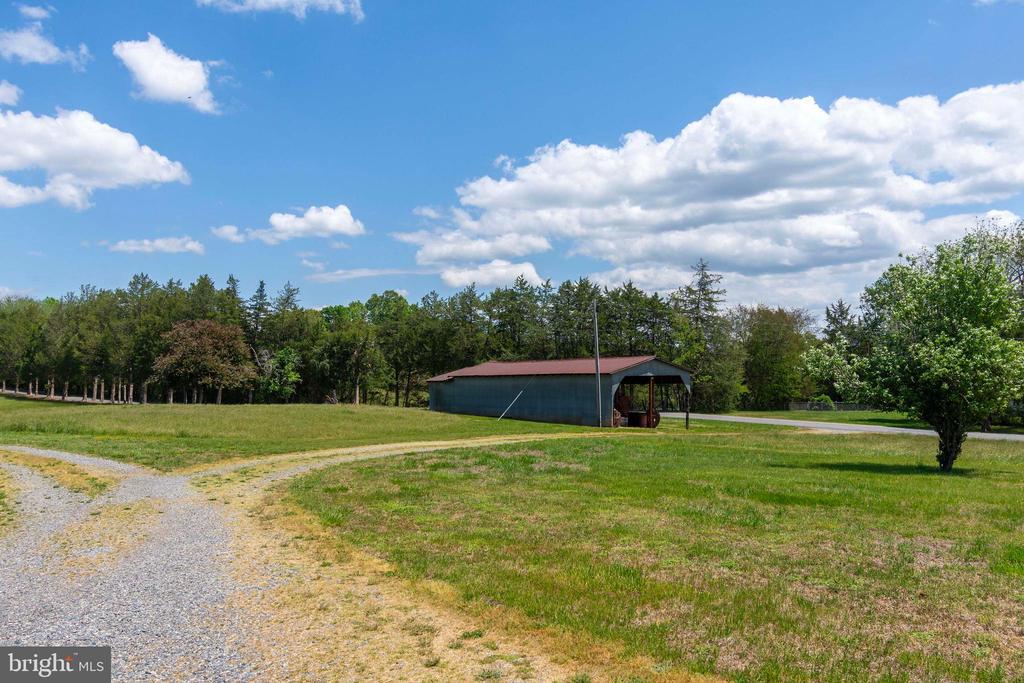 6000 HALEYS MILL RD, SPOTSYLVANIA, Virginia 22551, 3 Bedrooms Bedrooms, ,2 BathroomsBathrooms,Residential,6000 HALEYS MILL RD,VASP2041074 MLS # VASP2041074