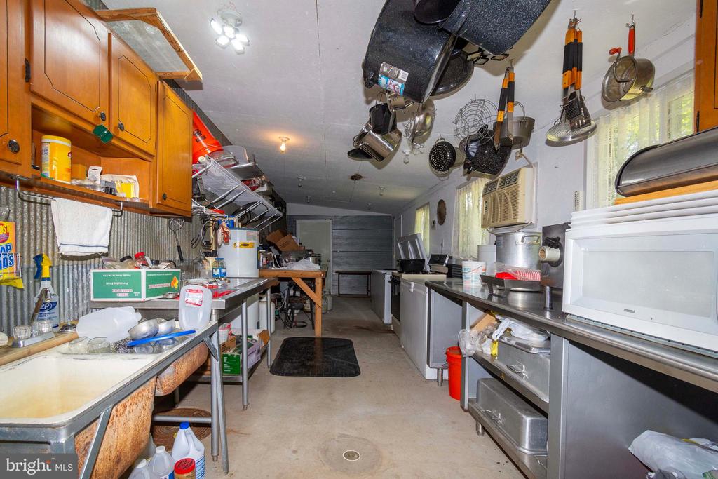 6000 HALEYS MILL RD, SPOTSYLVANIA, Virginia 22551, 3 Bedrooms Bedrooms, ,2 BathroomsBathrooms,Residential,6000 HALEYS MILL RD,VASP2041074 MLS # VASP2041074