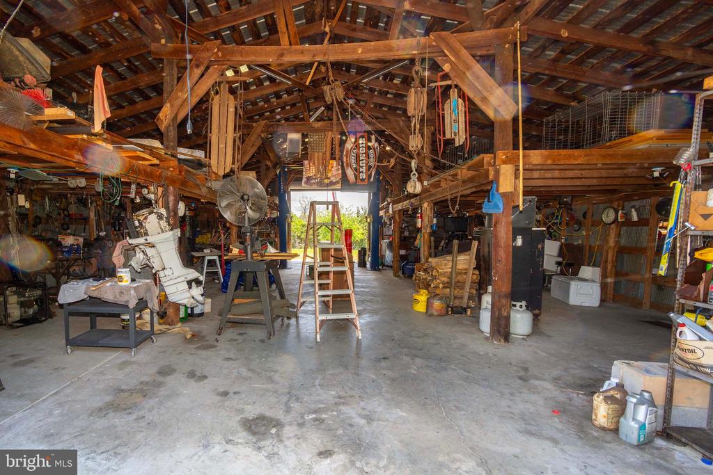 6000 HALEYS MILL RD, SPOTSYLVANIA, Virginia 22551, 3 Bedrooms Bedrooms, ,2 BathroomsBathrooms,Residential,6000 HALEYS MILL RD,VASP2041074 MLS # VASP2041074