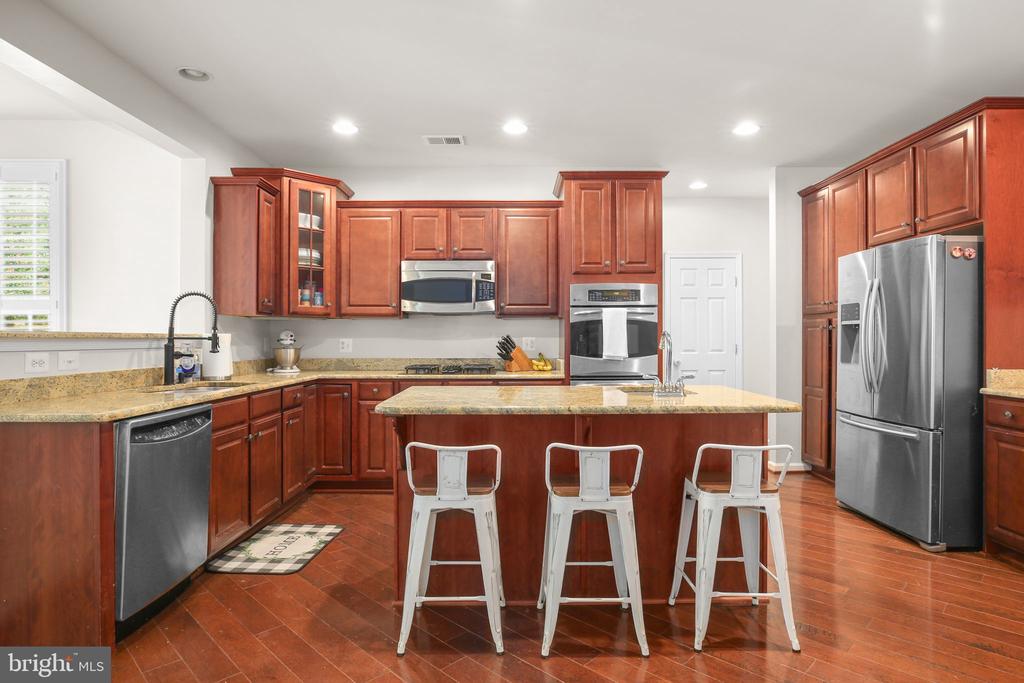 10108 WILLOW RIDGE LN, SPOTSYLVANIA, Virginia 22553, 4 Bedrooms Bedrooms, ,4 BathroomsBathrooms,Residential,10108 WILLOW RIDGE LN,VASP2041010 MLS # VASP2041010