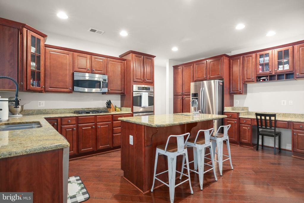 10108 WILLOW RIDGE LN, SPOTSYLVANIA, Virginia 22553, 4 Bedrooms Bedrooms, ,4 BathroomsBathrooms,Residential,10108 WILLOW RIDGE LN,VASP2041010 MLS # VASP2041010