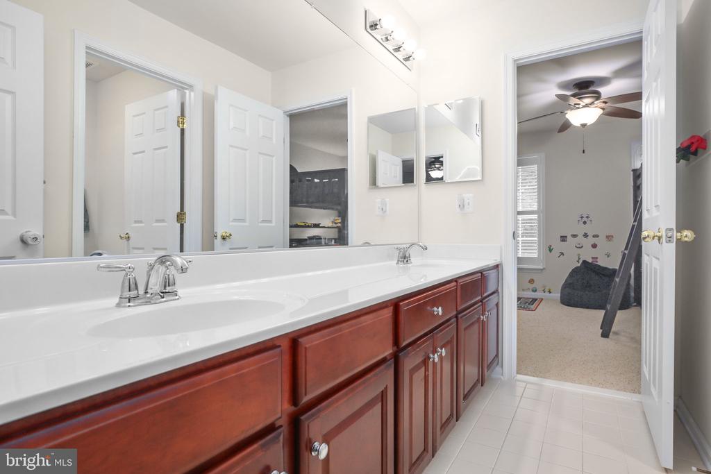 10108 WILLOW RIDGE LN, SPOTSYLVANIA, Virginia 22553, 4 Bedrooms Bedrooms, ,4 BathroomsBathrooms,Residential,10108 WILLOW RIDGE LN,VASP2041010 MLS # VASP2041010