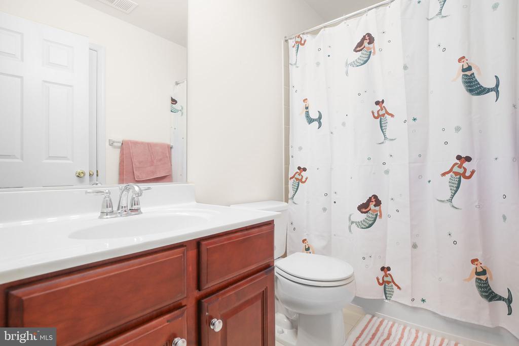 10108 WILLOW RIDGE LN, SPOTSYLVANIA, Virginia 22553, 4 Bedrooms Bedrooms, ,4 BathroomsBathrooms,Residential,10108 WILLOW RIDGE LN,VASP2041010 MLS # VASP2041010