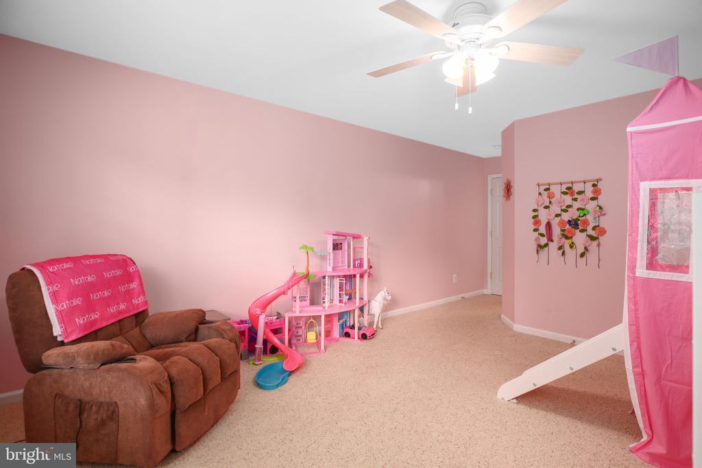 10108 WILLOW RIDGE LN, SPOTSYLVANIA, Virginia 22553, 4 Bedrooms Bedrooms, ,4 BathroomsBathrooms,Residential,10108 WILLOW RIDGE LN,VASP2041010 MLS # VASP2041010