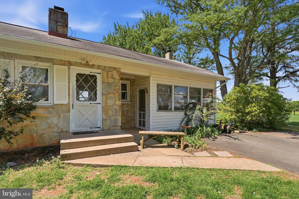 11844 CEMETERY RD, REMINGTON, Virginia 22734, 3 Bedrooms Bedrooms, ,1 BathroomBathrooms,Residential,11844 CEMETERY RD,VAFQ2021650 MLS # VAFQ2021650
