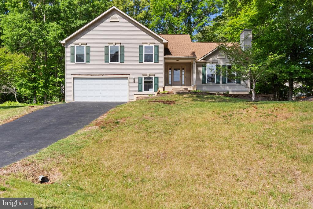 11704 EXETER CT, FREDERICKSBURG, Virginia 22408, 4 Bedrooms Bedrooms, ,3 BathroomsBathrooms,Residential,11704 EXETER CT,VASP2041182 MLS # VASP2041182