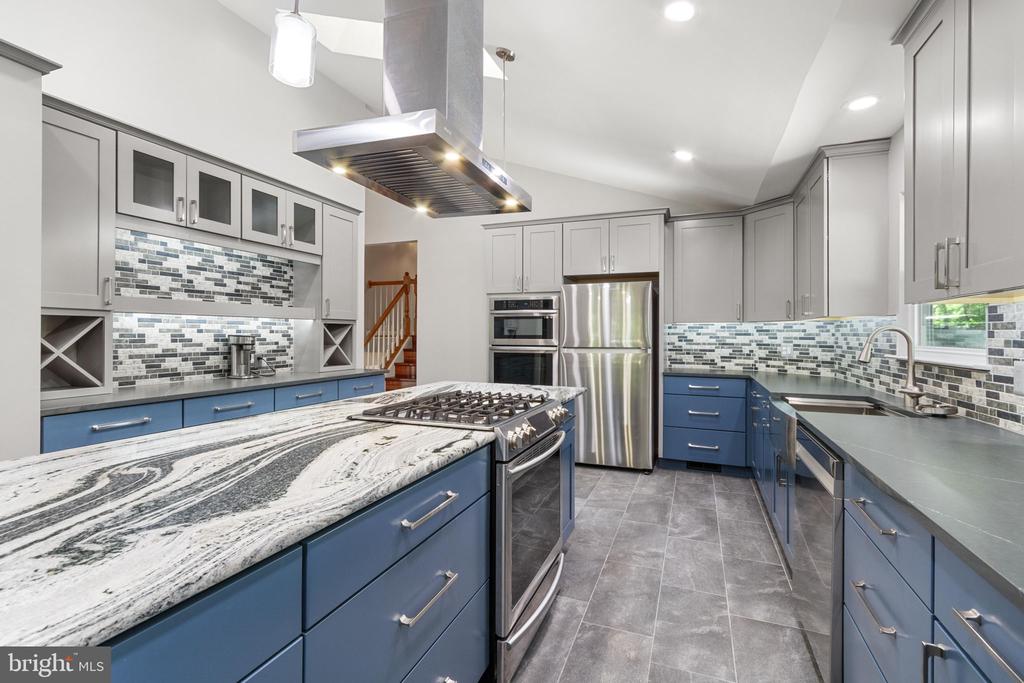 11704 EXETER CT, FREDERICKSBURG, Virginia 22408, 4 Bedrooms Bedrooms, ,3 BathroomsBathrooms,Residential,11704 EXETER CT,VASP2041182 MLS # VASP2041182