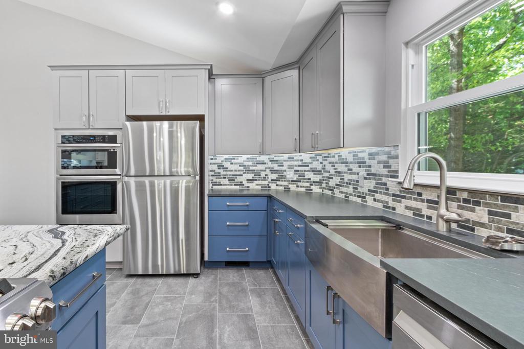 11704 EXETER CT, FREDERICKSBURG, Virginia 22408, 4 Bedrooms Bedrooms, ,3 BathroomsBathrooms,Residential,11704 EXETER CT,VASP2041182 MLS # VASP2041182