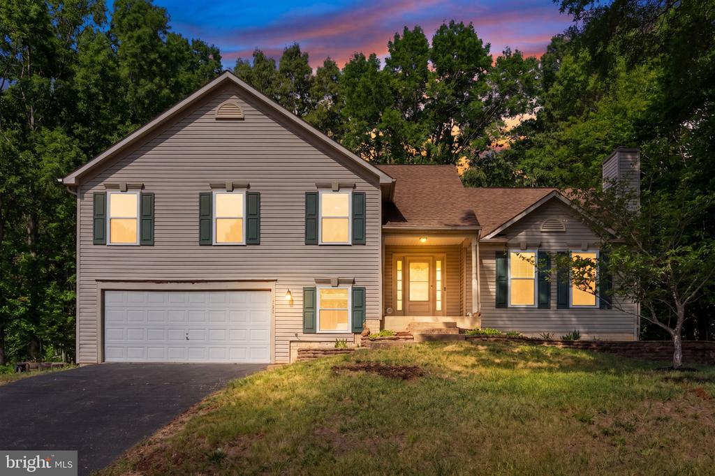 11704 EXETER CT, FREDERICKSBURG, Virginia 22408, 4 Bedrooms Bedrooms, ,3 BathroomsBathrooms,Residential,11704 EXETER CT,VASP2041182 MLS # VASP2041182