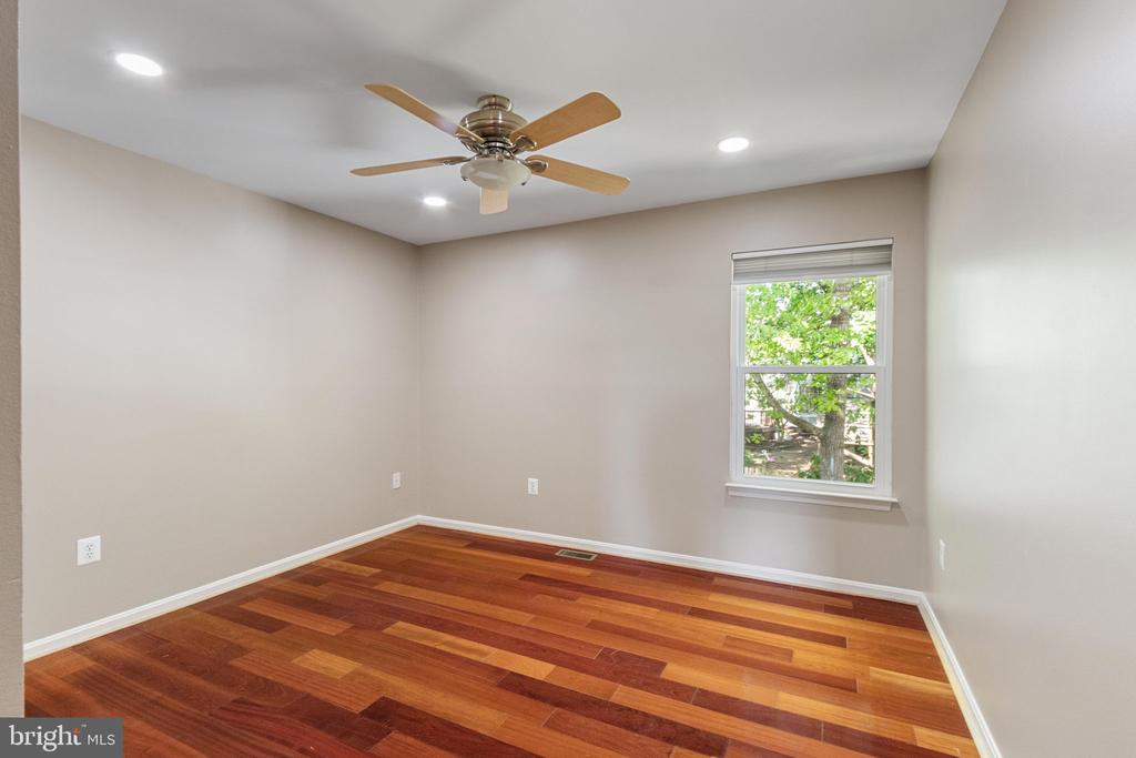 11704 EXETER CT, FREDERICKSBURG, Virginia 22408, 4 Bedrooms Bedrooms, ,3 BathroomsBathrooms,Residential,11704 EXETER CT,VASP2041182 MLS # VASP2041182