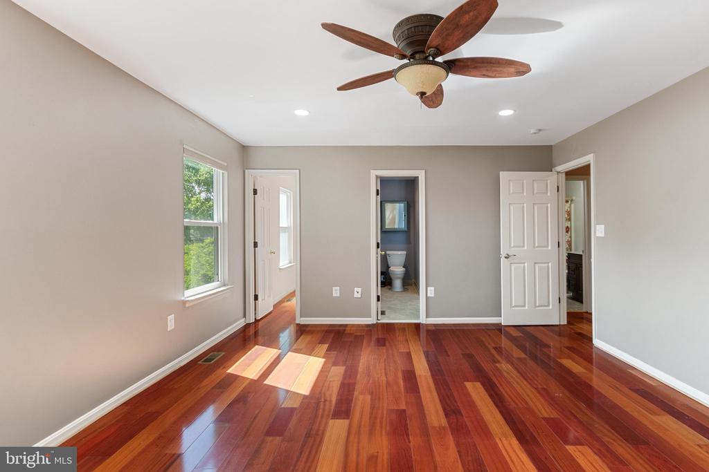 11704 EXETER CT, FREDERICKSBURG, Virginia 22408, 4 Bedrooms Bedrooms, ,3 BathroomsBathrooms,Residential,11704 EXETER CT,VASP2041182 MLS # VASP2041182