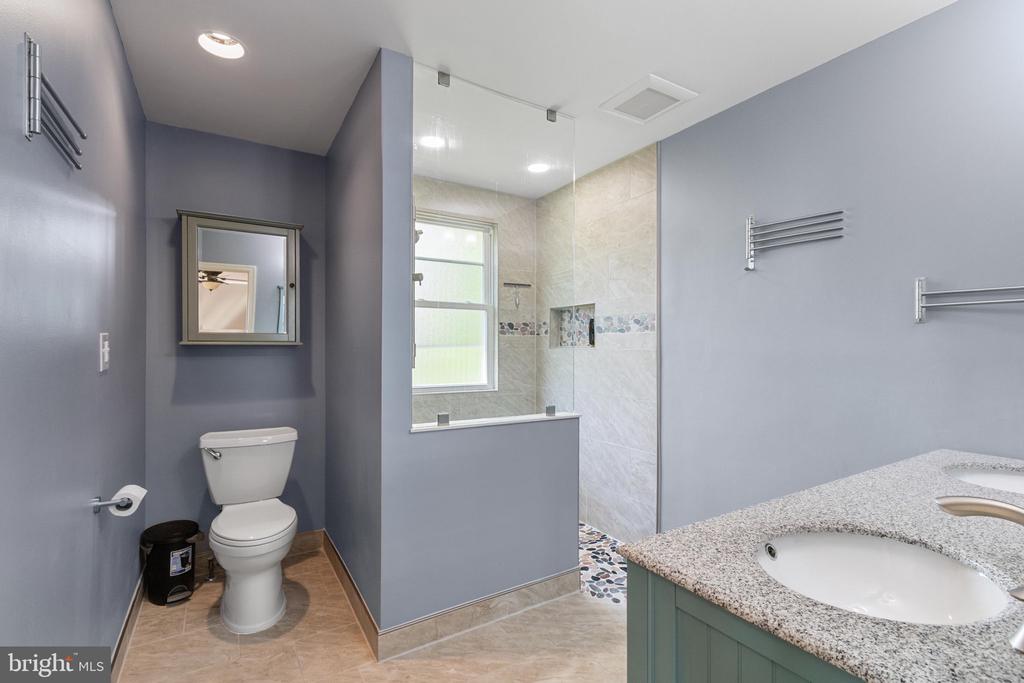 11704 EXETER CT, FREDERICKSBURG, Virginia 22408, 4 Bedrooms Bedrooms, ,3 BathroomsBathrooms,Residential,11704 EXETER CT,VASP2041182 MLS # VASP2041182