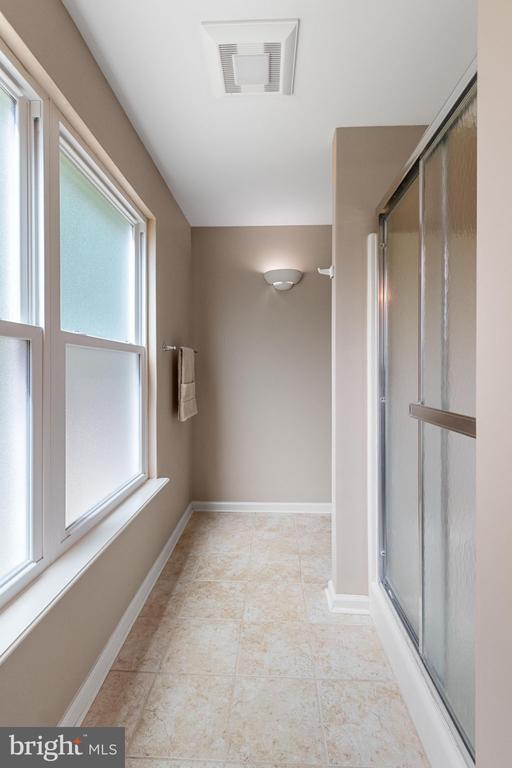 11704 EXETER CT, FREDERICKSBURG, Virginia 22408, 4 Bedrooms Bedrooms, ,3 BathroomsBathrooms,Residential,11704 EXETER CT,VASP2041182 MLS # VASP2041182
