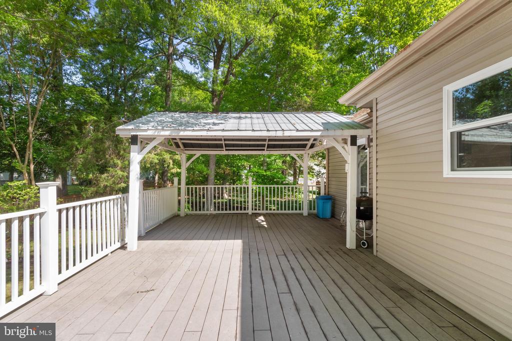 11704 EXETER CT, FREDERICKSBURG, Virginia 22408, 4 Bedrooms Bedrooms, ,3 BathroomsBathrooms,Residential,11704 EXETER CT,VASP2041182 MLS # VASP2041182