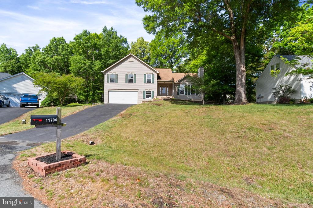 11704 EXETER CT, FREDERICKSBURG, Virginia 22408, 4 Bedrooms Bedrooms, ,3 BathroomsBathrooms,Residential,11704 EXETER CT,VASP2041182 MLS # VASP2041182