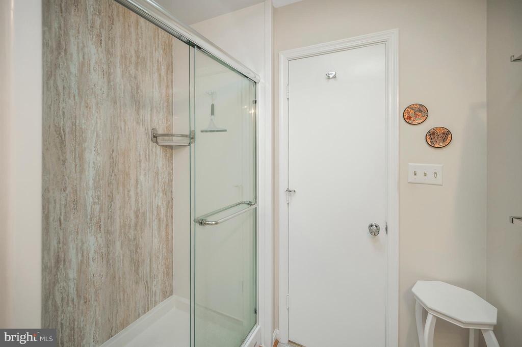 126 GREEN SPRING RD, LOCUST GROVE, Virginia 22508, 3 Bedrooms Bedrooms, ,3 BathroomsBathrooms,Residential,126 GREEN SPRING RD,VAOR2013932 MLS # VAOR2013932
