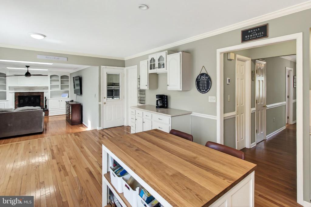 4809 OLD CHAPEL RD, CATLETT, Virginia 20119, 4 Bedrooms Bedrooms, ,2 BathroomsBathrooms,Residential,4809 OLD CHAPEL RD,VAFQ2021668 MLS # VAFQ2021668