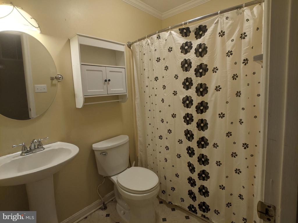 144 HUNTER AVE, CHESTER GAP, Virginia 22623, 2 Bedrooms Bedrooms, ,1 BathroomBathrooms,Residential,144 HUNTER AVE,VARP2002610 MLS # VARP2002610