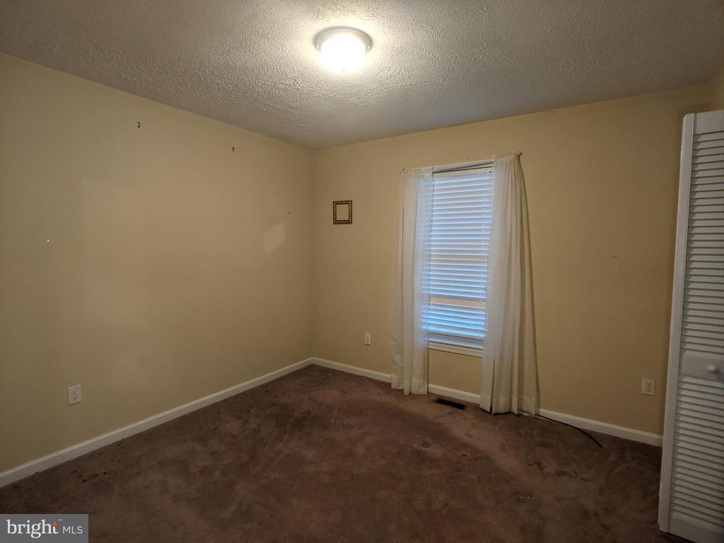 144 HUNTER AVE, CHESTER GAP, Virginia 22623, 2 Bedrooms Bedrooms, ,1 BathroomBathrooms,Residential,144 HUNTER AVE,VARP2002610 MLS # VARP2002610
