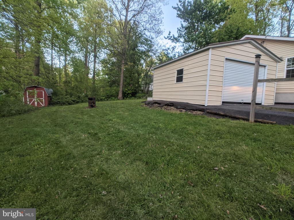 144 HUNTER AVE, CHESTER GAP, Virginia 22623, 2 Bedrooms Bedrooms, ,1 BathroomBathrooms,Residential,144 HUNTER AVE,VARP2002610 MLS # VARP2002610