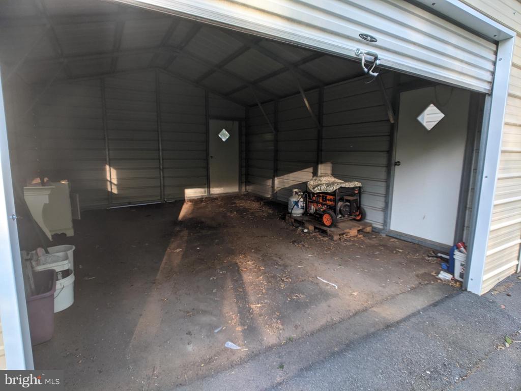 144 HUNTER AVE, CHESTER GAP, Virginia 22623, 2 Bedrooms Bedrooms, ,1 BathroomBathrooms,Residential,144 HUNTER AVE,VARP2002610 MLS # VARP2002610