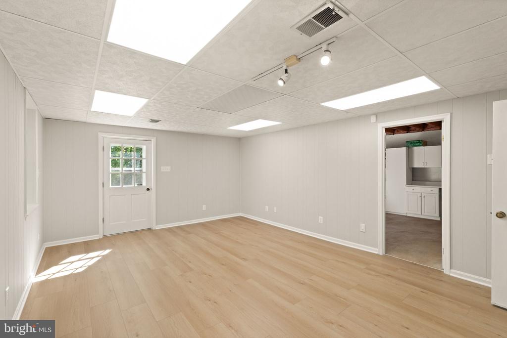 3430 COURTNEY SCHOOL RD, MIDLAND, Virginia 22728, 3 Bedrooms Bedrooms, ,2 BathroomsBathrooms,Residential,3430 COURTNEY SCHOOL RD,VAFQ2021730 MLS # VAFQ2021730