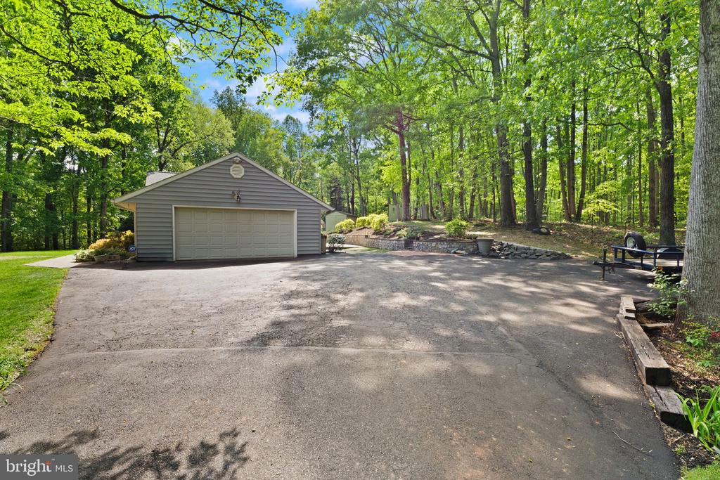 3430 COURTNEY SCHOOL RD, MIDLAND, Virginia 22728, 3 Bedrooms Bedrooms, ,2 BathroomsBathrooms,Residential,3430 COURTNEY SCHOOL RD,VAFQ2021730 MLS # VAFQ2021730