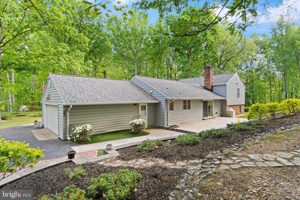 3430 COURTNEY SCHOOL RD, MIDLAND, Virginia 22728, 3 Bedrooms Bedrooms, ,2 BathroomsBathrooms,Residential,3430 COURTNEY SCHOOL RD,VAFQ2021730 MLS # VAFQ2021730