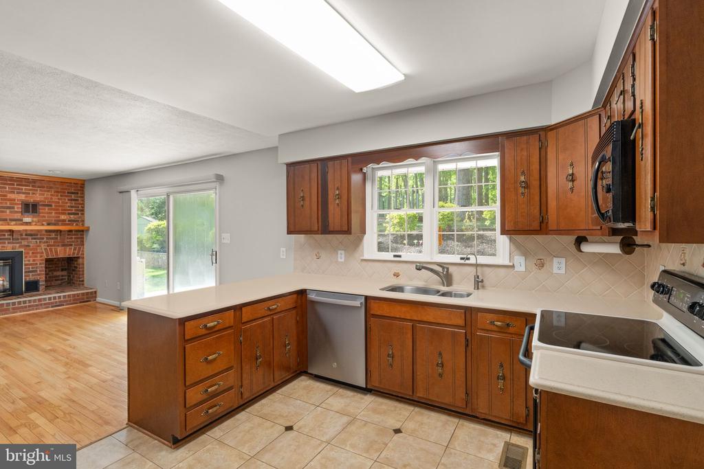 3430 COURTNEY SCHOOL RD, MIDLAND, Virginia 22728, 3 Bedrooms Bedrooms, ,2 BathroomsBathrooms,Residential,3430 COURTNEY SCHOOL RD,VAFQ2021730 MLS # VAFQ2021730