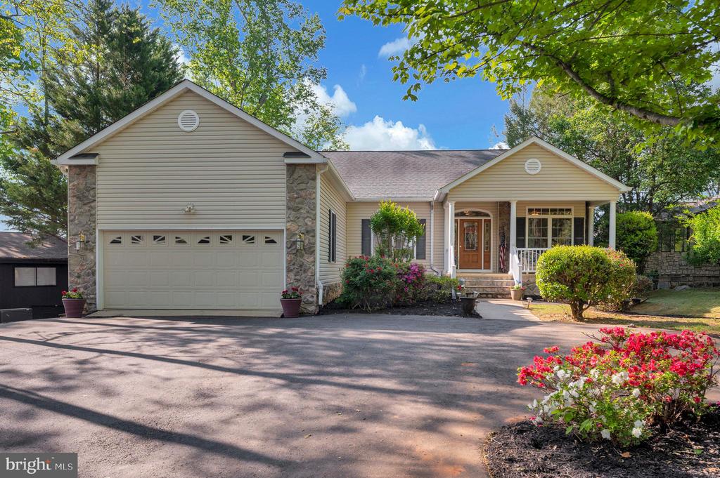 626 CORNWALLIS AVE, LOCUST GROVE, Virginia 22508, 5 Bedrooms Bedrooms, ,3 BathroomsBathrooms,Residential,626 CORNWALLIS AVE,VAOR2013484 MLS # VAOR2013484