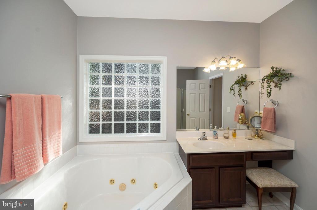 626 CORNWALLIS AVE, LOCUST GROVE, Virginia 22508, 5 Bedrooms Bedrooms, ,3 BathroomsBathrooms,Residential,626 CORNWALLIS AVE,VAOR2013484 MLS # VAOR2013484