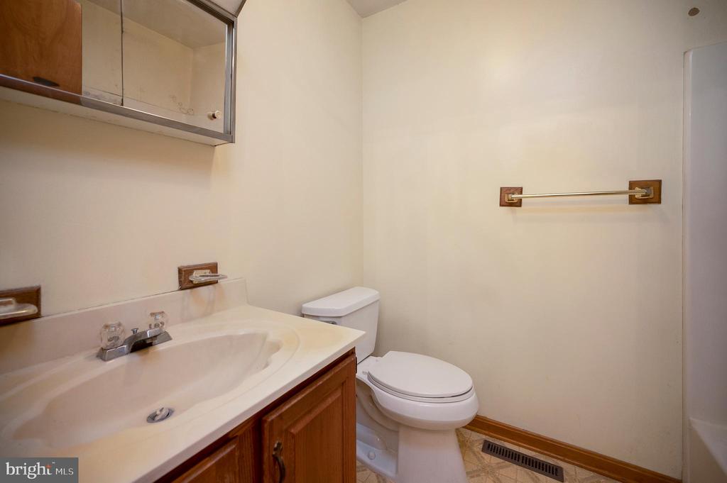 5362 TURKEY RUN RD, WARRENTON, Virginia 20187, 3 Bedrooms Bedrooms, ,2 BathroomsBathrooms,Residential,5362 TURKEY RUN RD,VAFQ2021790 MLS # VAFQ2021790