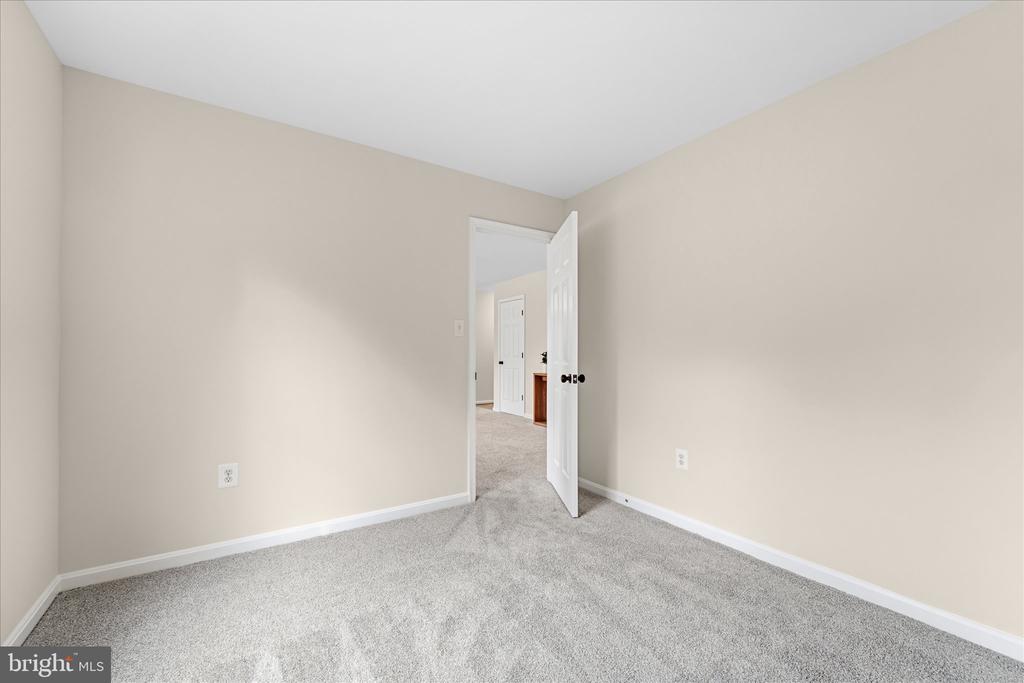 2024 CHESTNUT DR, CULPEPER, Virginia 22701, 5 Bedrooms Bedrooms, ,3 BathroomsBathrooms,Residential,2024 CHESTNUT DR,VACU2013454 MLS # VACU2013454