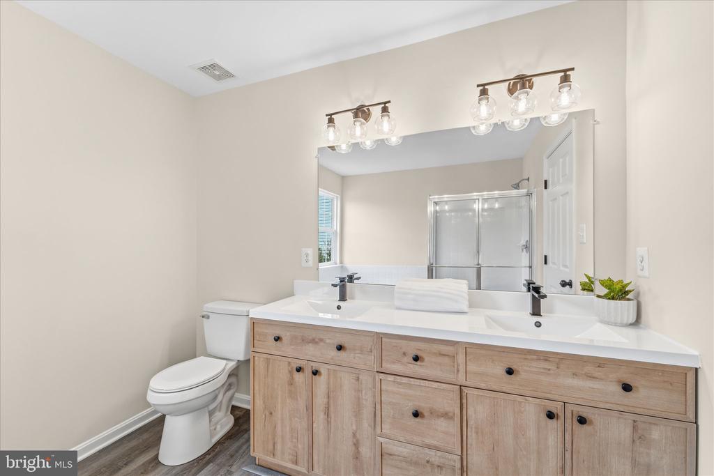 2024 CHESTNUT DR, CULPEPER, Virginia 22701, 5 Bedrooms Bedrooms, ,3 BathroomsBathrooms,Residential,2024 CHESTNUT DR,VACU2013454 MLS # VACU2013454