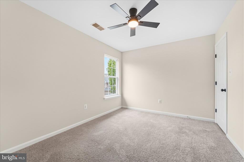 2024 CHESTNUT DR, CULPEPER, Virginia 22701, 5 Bedrooms Bedrooms, ,3 BathroomsBathrooms,Residential,2024 CHESTNUT DR,VACU2013454 MLS # VACU2013454