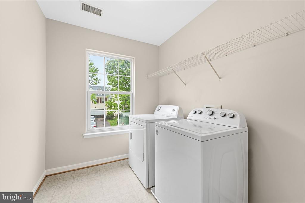 2024 CHESTNUT DR, CULPEPER, Virginia 22701, 5 Bedrooms Bedrooms, ,3 BathroomsBathrooms,Residential,2024 CHESTNUT DR,VACU2013454 MLS # VACU2013454